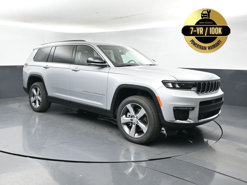 2025 Jeep Grand Cherokee GRAND CHEROKEE L LIMITED 4X4 in Silver Zynith Exterior Paint — front three-quarter view