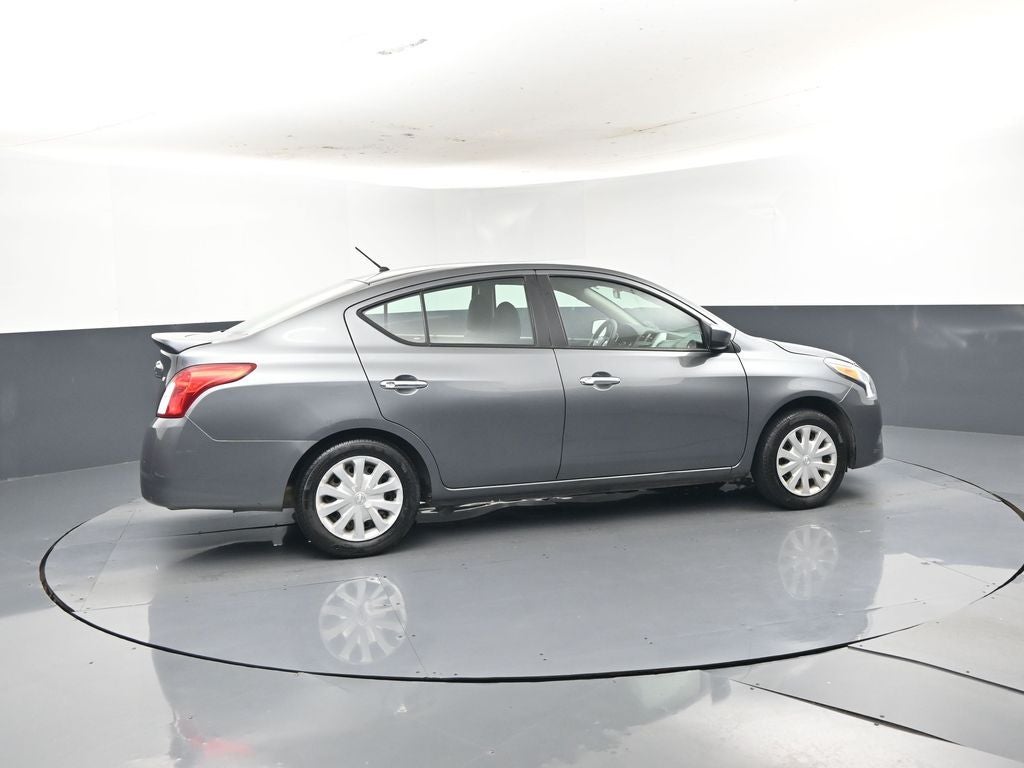 2018 Nissan Versa — detail view