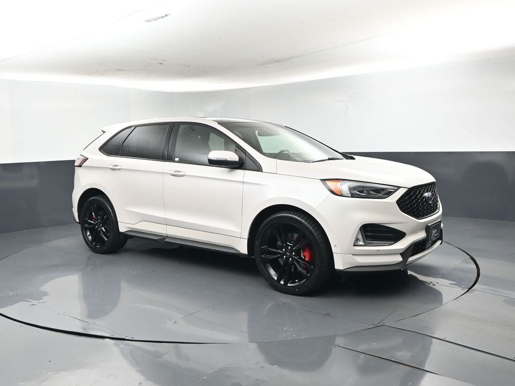 2019 Ford Edge ST in White Platinum Clearcoat Metallic — front three-quarter view
