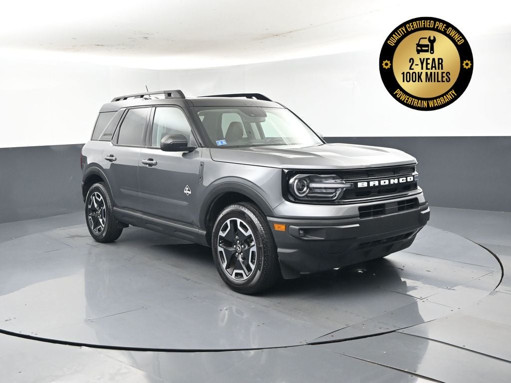 2024 Ford Bronco Sport Outer Banks in Gray Metallic — front three-quarter view